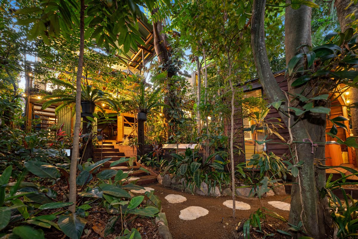 92 Gladstone Road, Highgate Hill