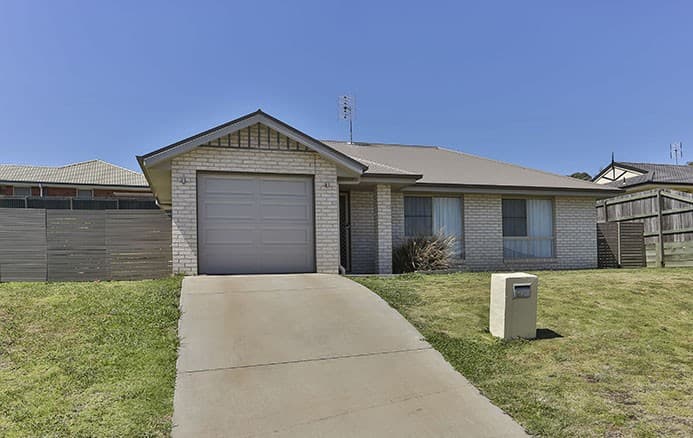 20 Cuttaburra Crescent, Glenvale