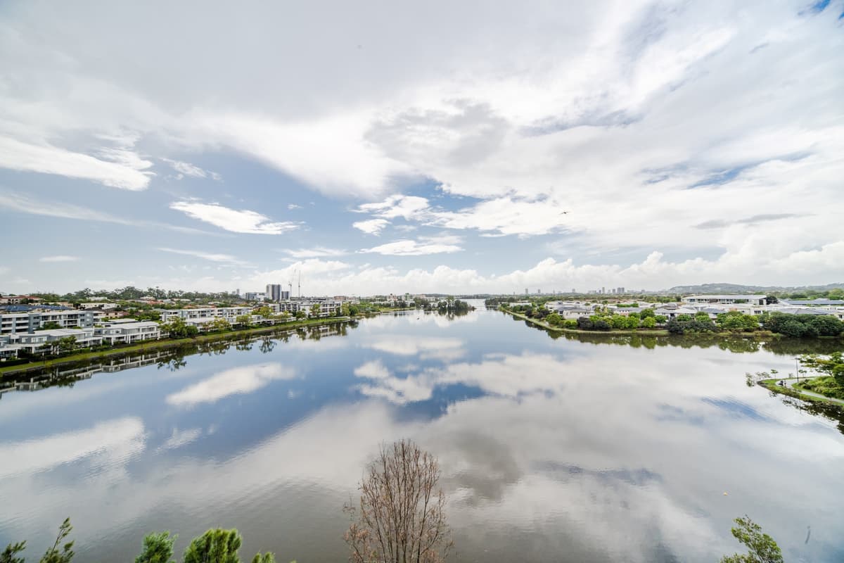 1611/397 Christine Avenue, Varsity Lakes