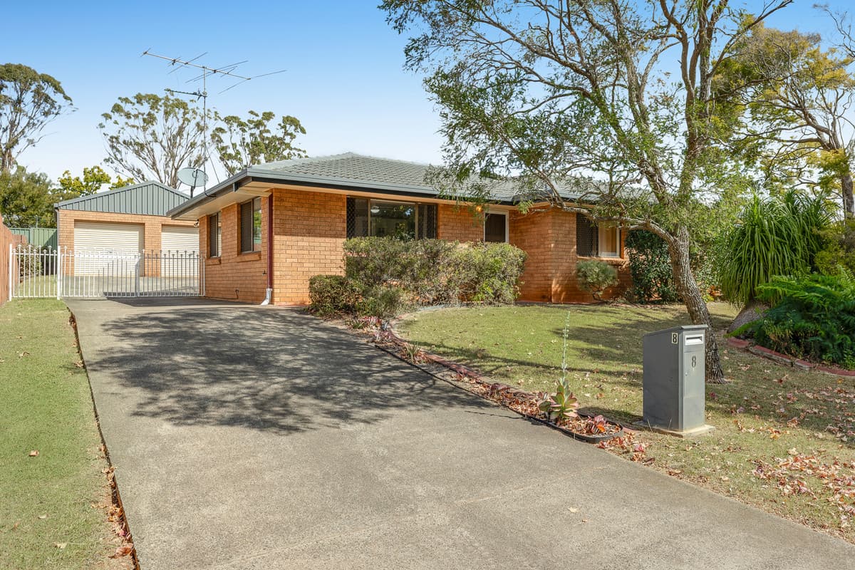 8 Champagne Crescent, Wilsonton Heights