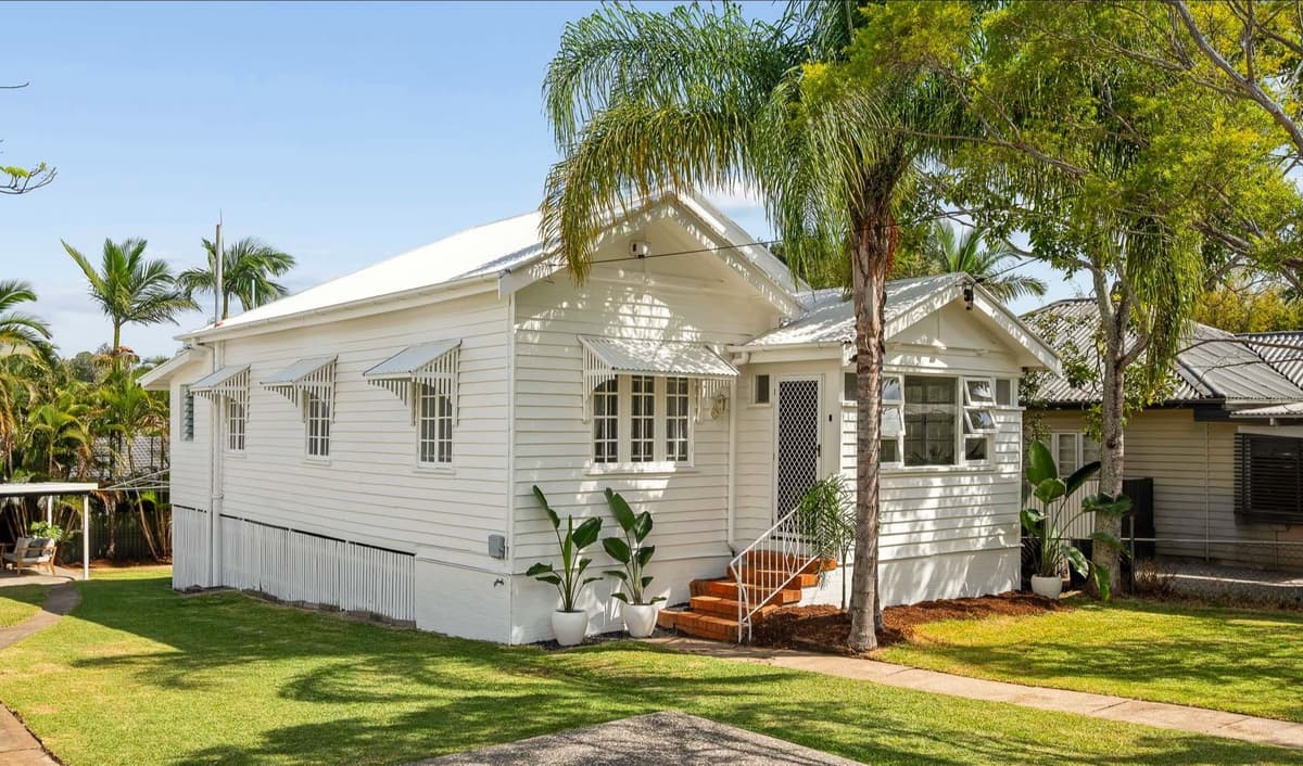11 Eric Road, Holland Park