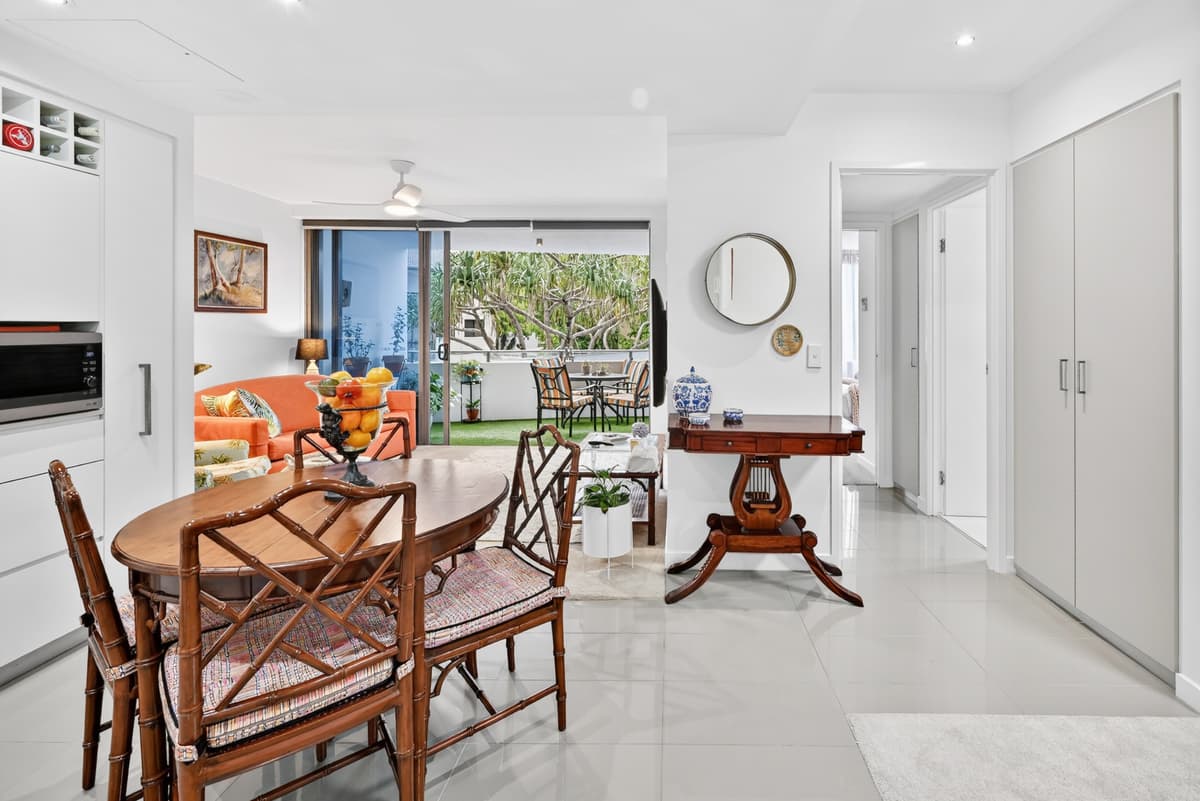 1101/438 Marine Parade, Biggera Waters