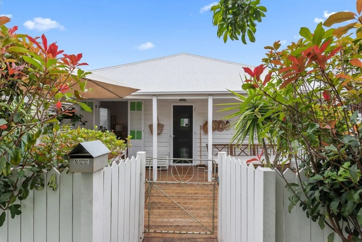 94 Lower Cairns Terrace, Paddington