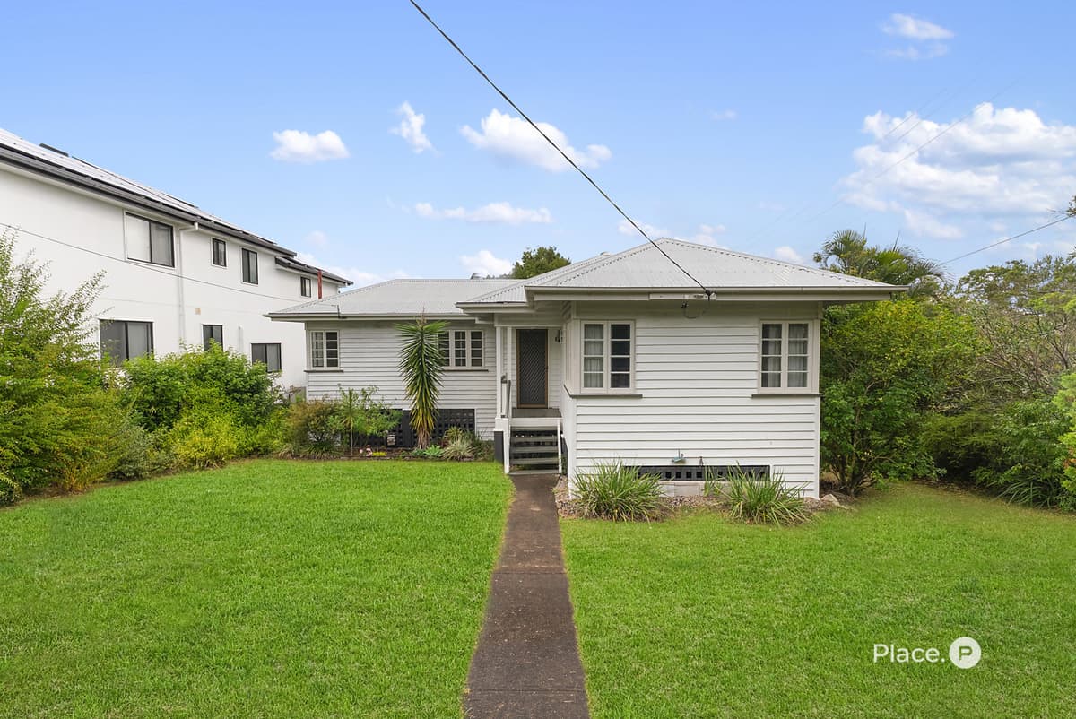 90 Dawson Parade, Keperra