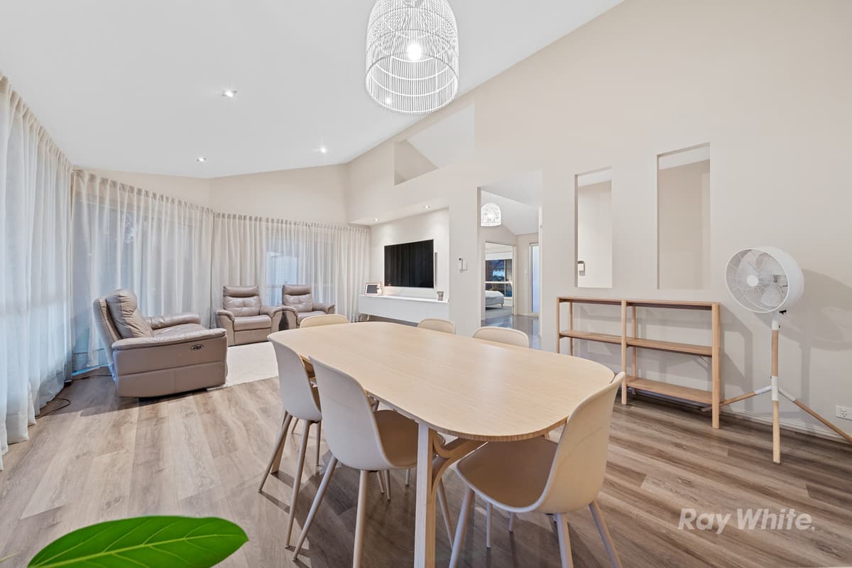 3 Fernhaven Court, Regents Park