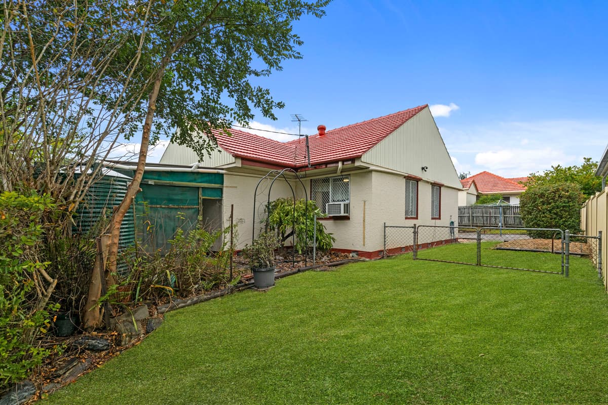 2 Hyacinth Street, Inala