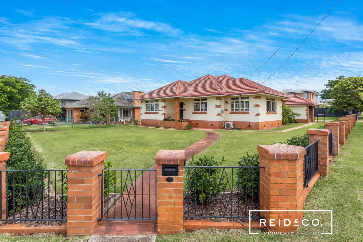 563 Oxley Avenue, Redcliffe