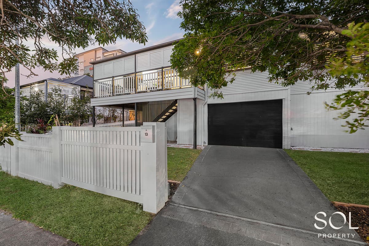 13 Curwen Terrace, Chermside