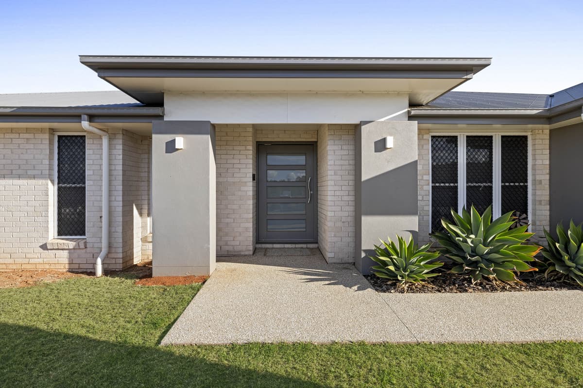 8 Lapwing Crescent, Meringandan West