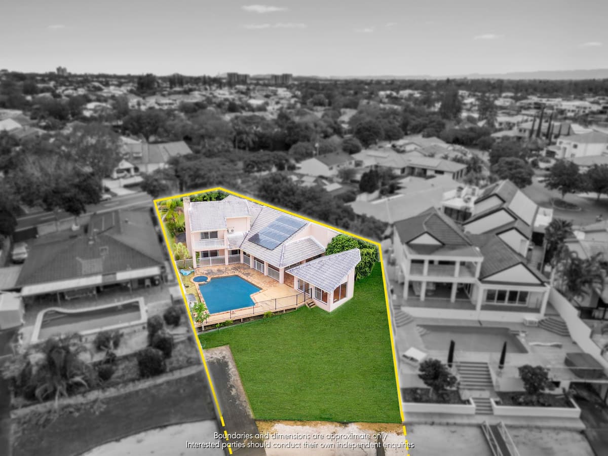 18 Campbell Street, Bundall