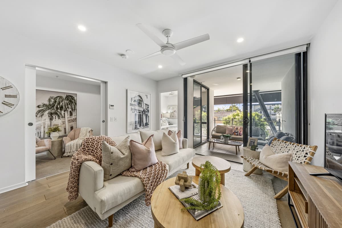 1016/123 Cavendish Road, Coorparoo