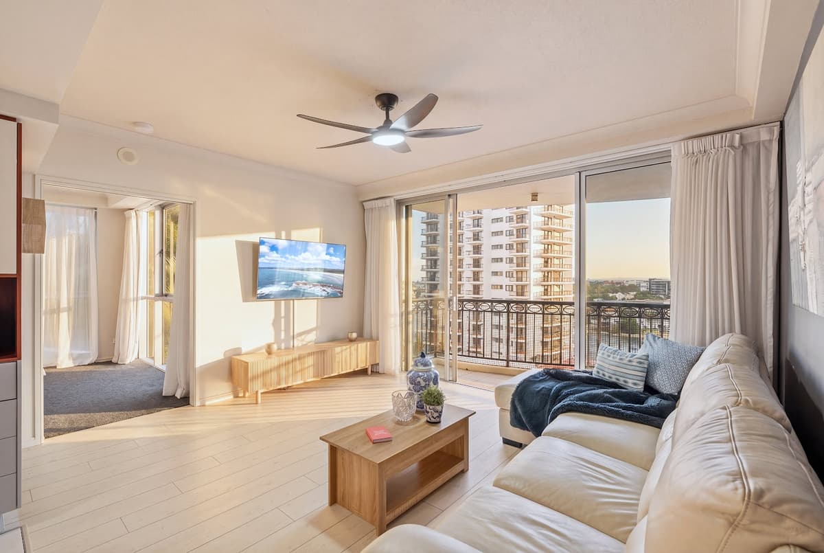 2077/23 Ferny Avenue, Surfers Paradise