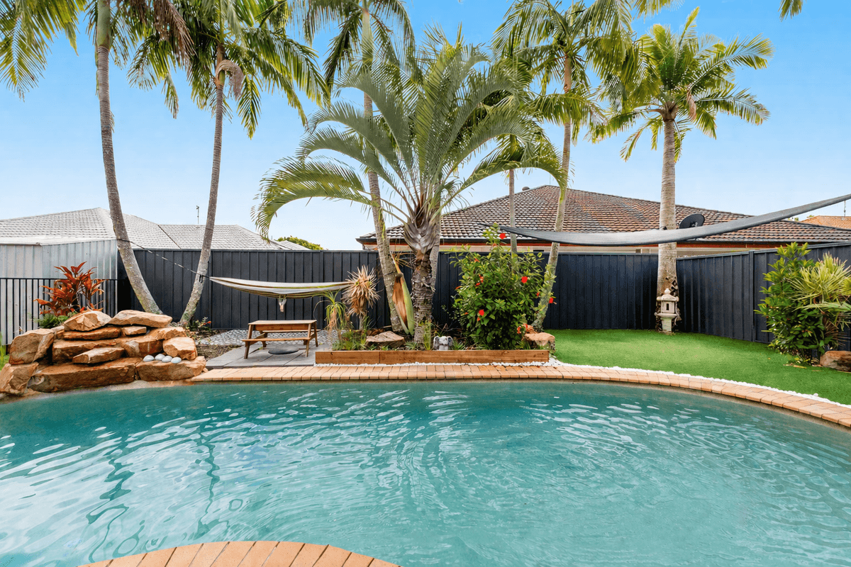 15 Pembroke Crescent, Sippy Downs