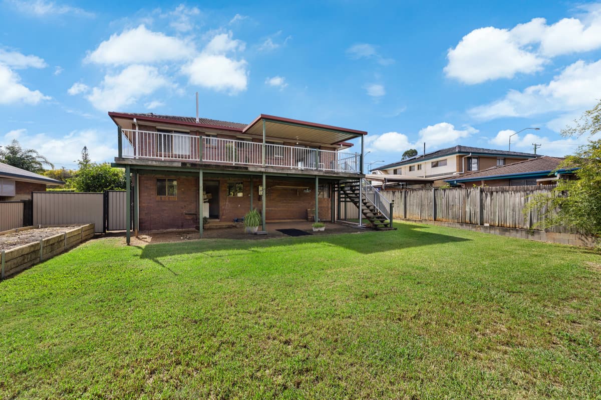 4 Creek Road, Birkdale