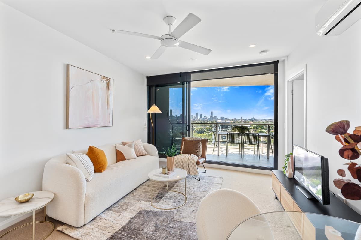 11205/300 Old Cleveland Road, Coorparoo