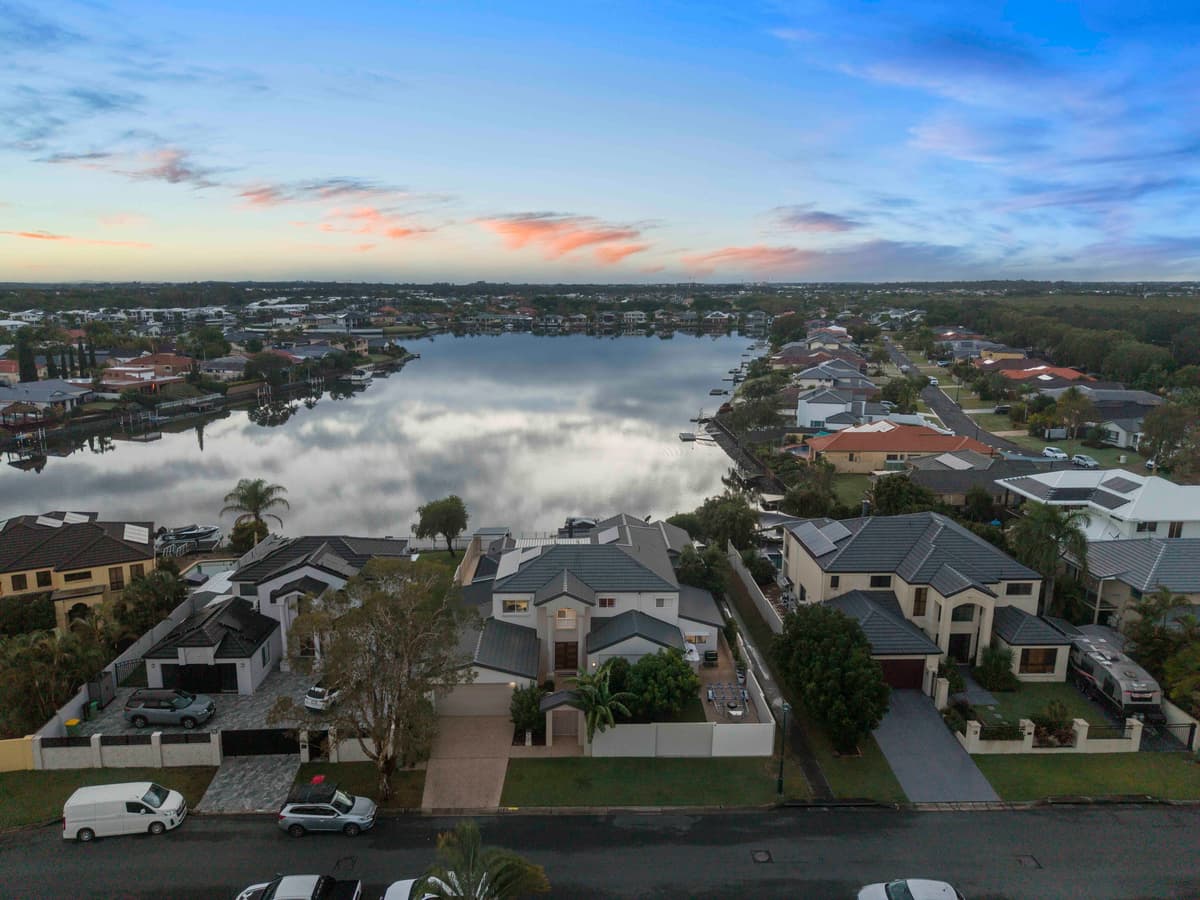 5 Westlake Court, Helensvale