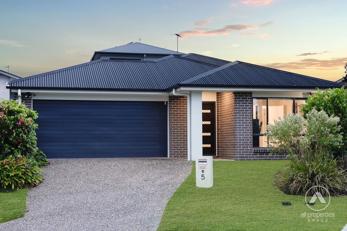 5 AZURE STREET, Bahrs Scrub