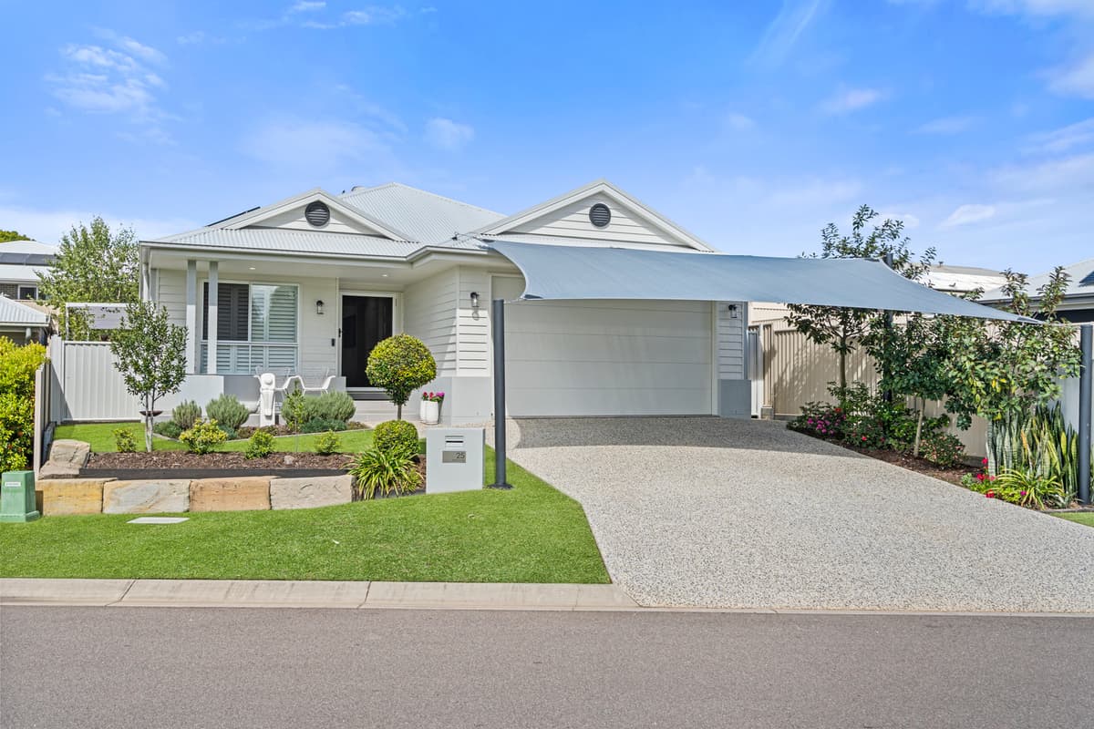 25 Falkirk Parade, Redland Bay