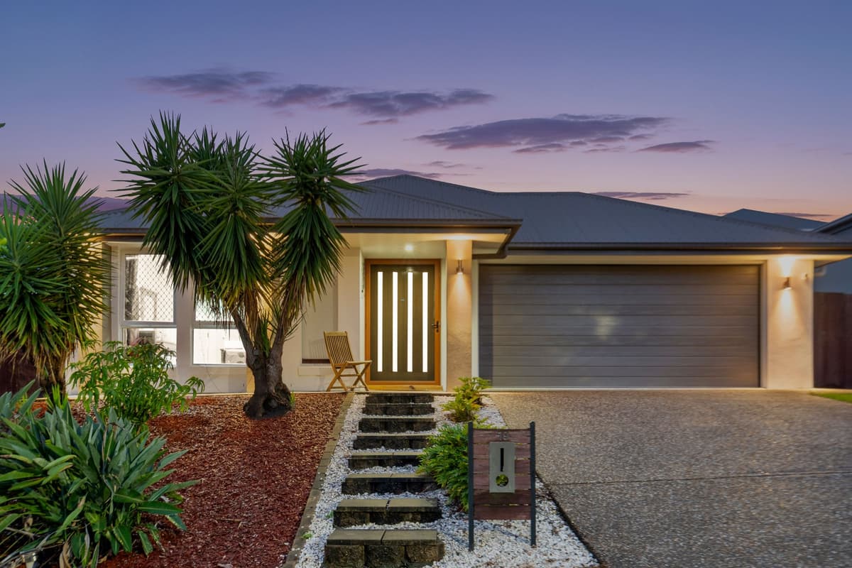 19 Sanctuary Close, Springfield Lakes
