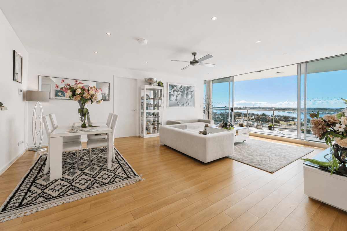 1106/1 Como Crescent, Southport