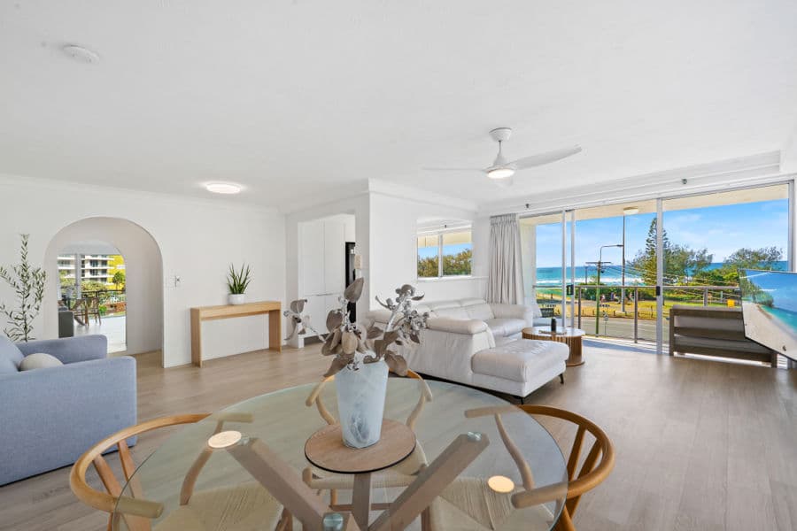 8/67 Broadbeach Boulevard, Broadbeach