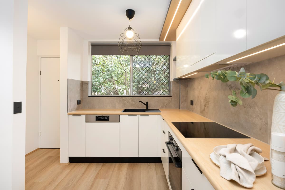 2/51 Gustavson Street, Annerley