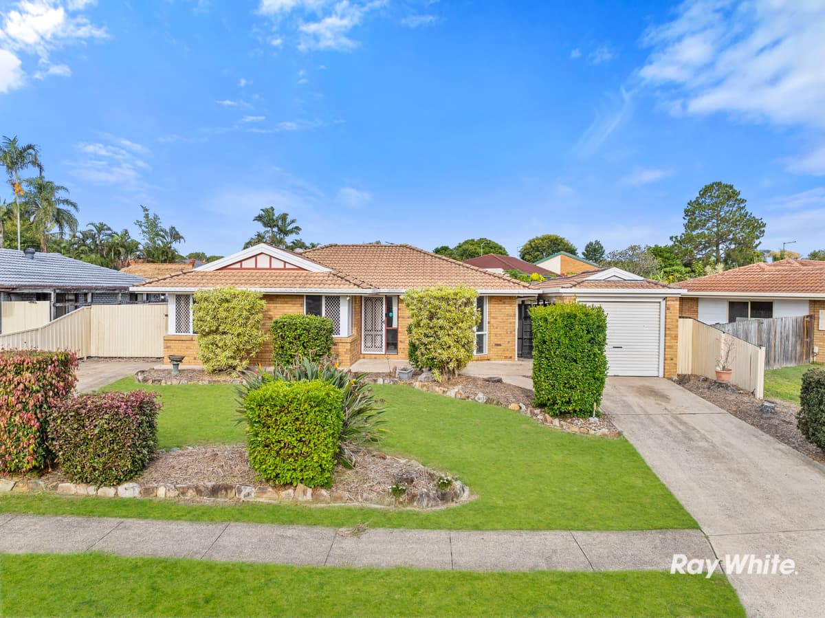 10 Sundowner Street, Regents Park