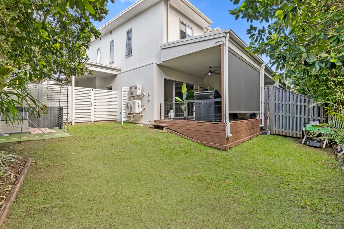 11/37 Azure Way, Hope Island