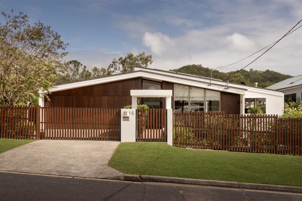 16 Lilley Road, Bardon