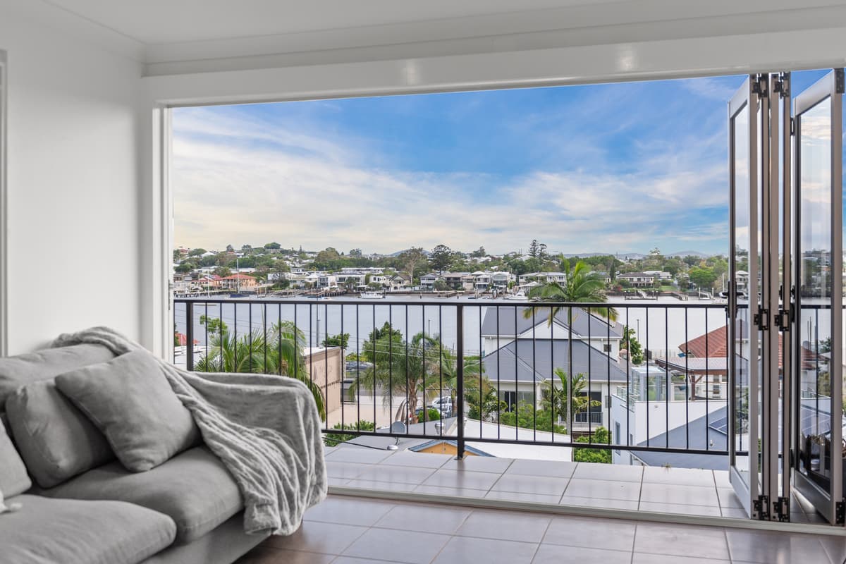 8/24 Crescent Road, Hamilton