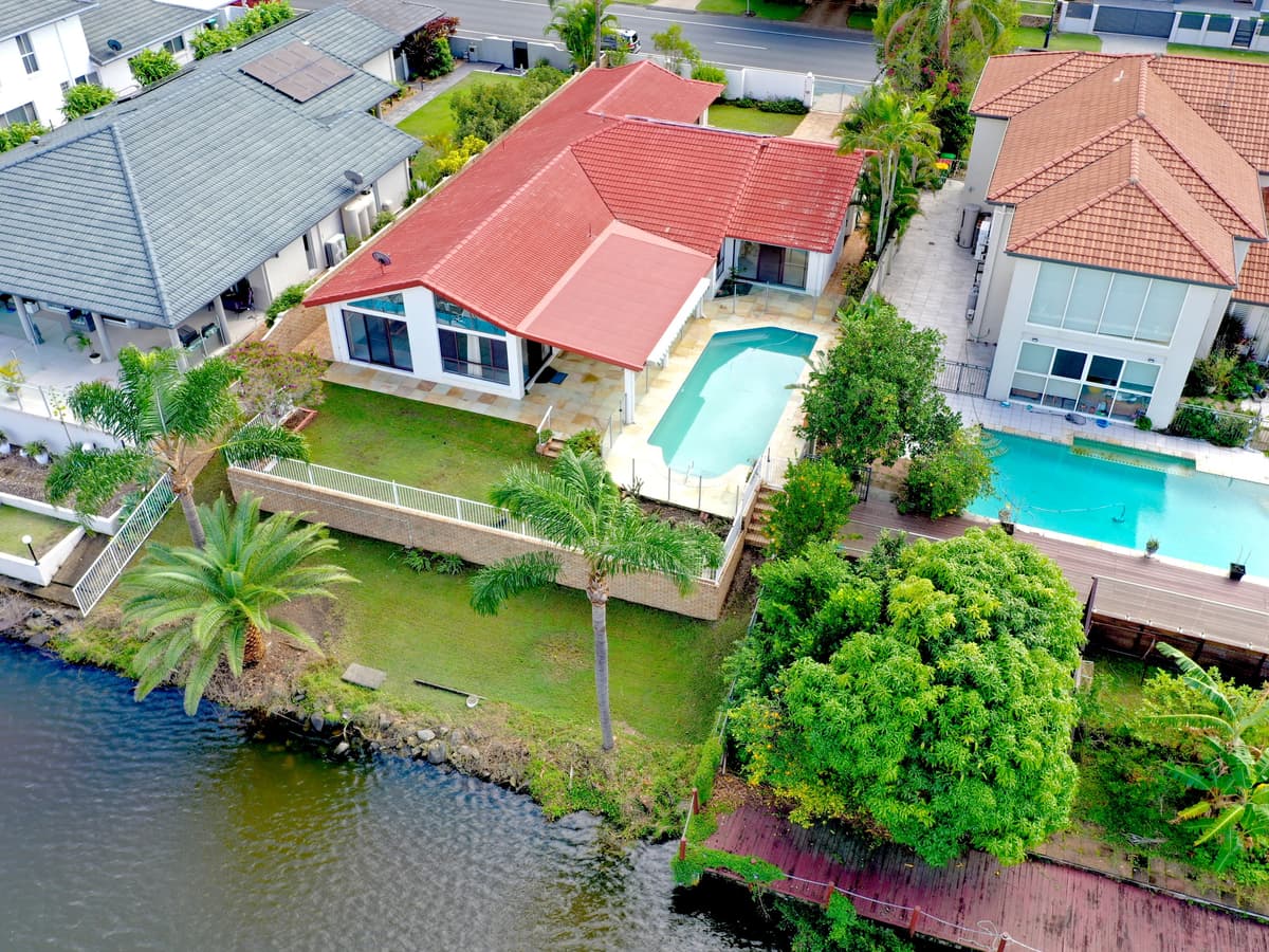 92 Santa Cruz Boulevard, Clear Island Waters