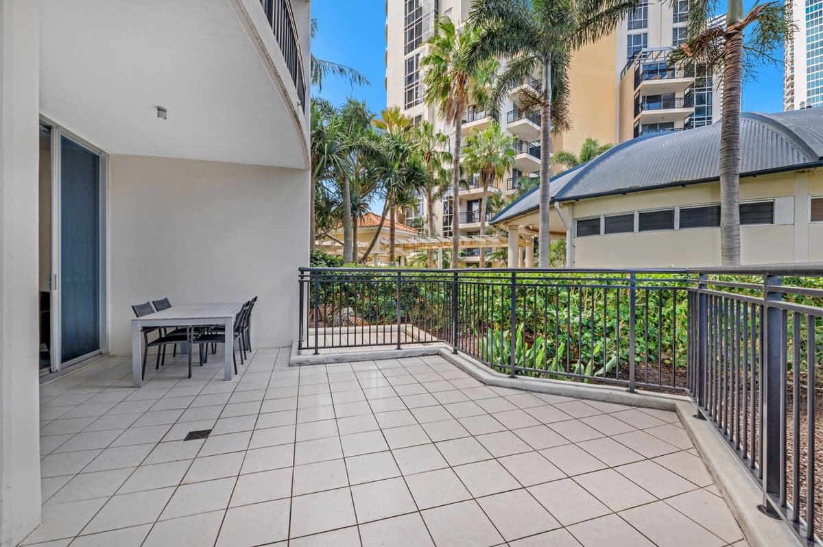 3055/23 Ferny Avenue, Surfers Paradise