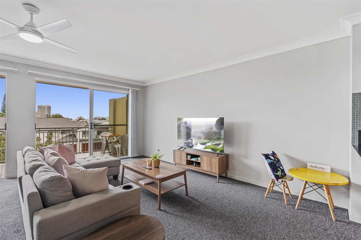 911/33 Clark Street, Biggera Waters