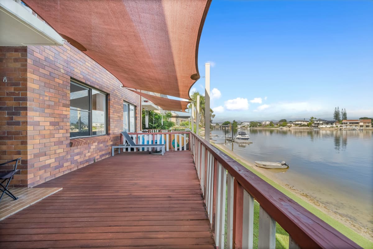 2/41 Duet Drive, Mermaid Waters