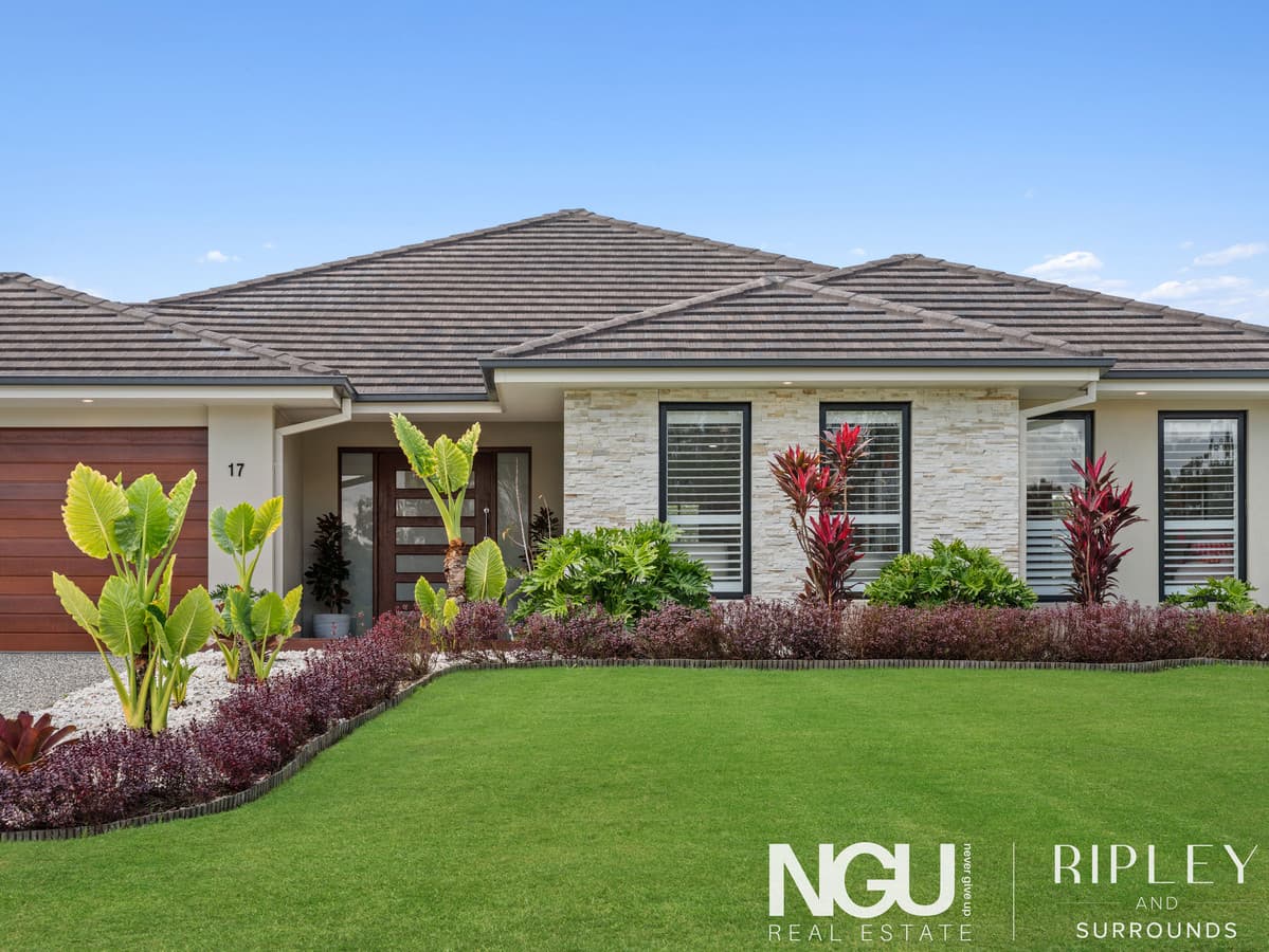 17 Trinity Crescent, Augustine Heights