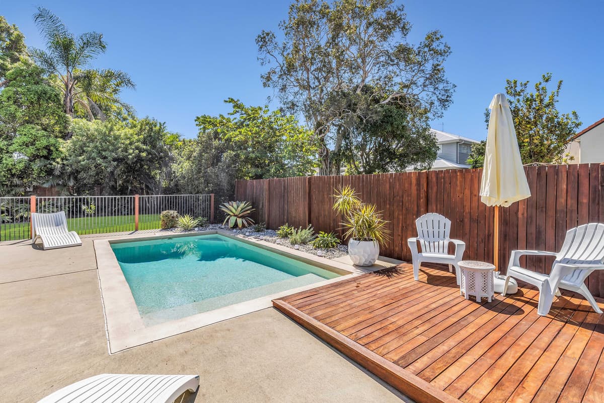 43 Poinsettia Avenue, Hollywell
