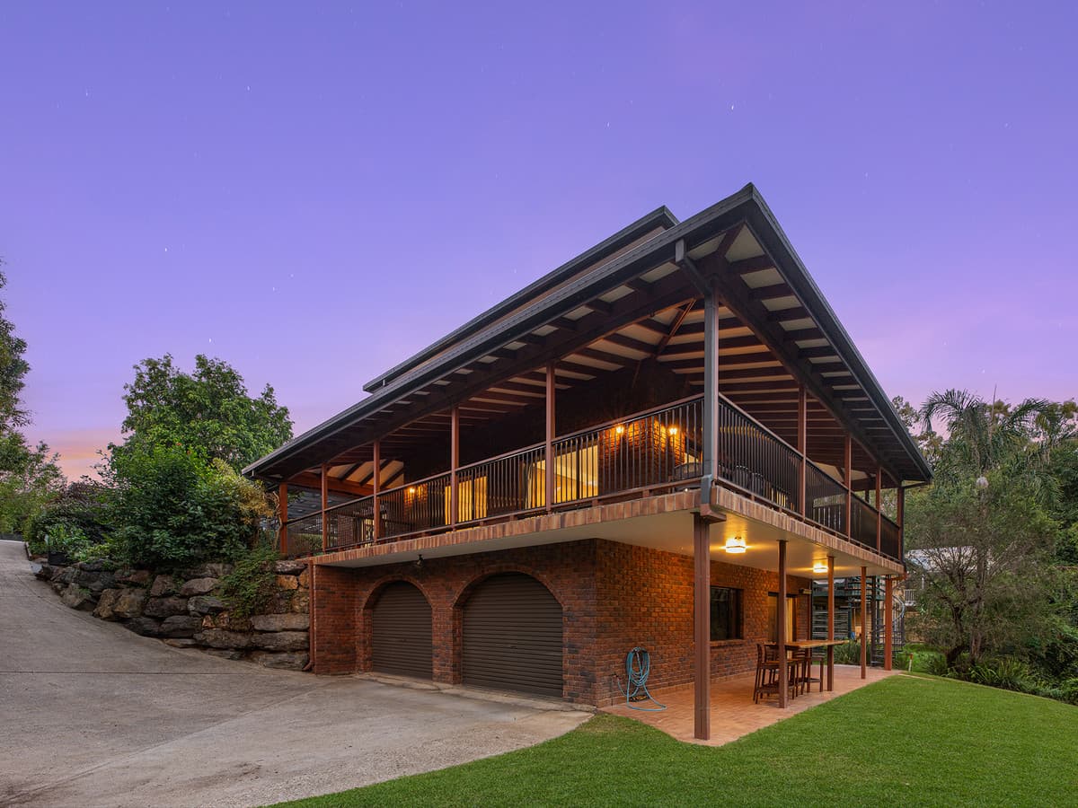 169 Mount Ommaney Drive, Jindalee
