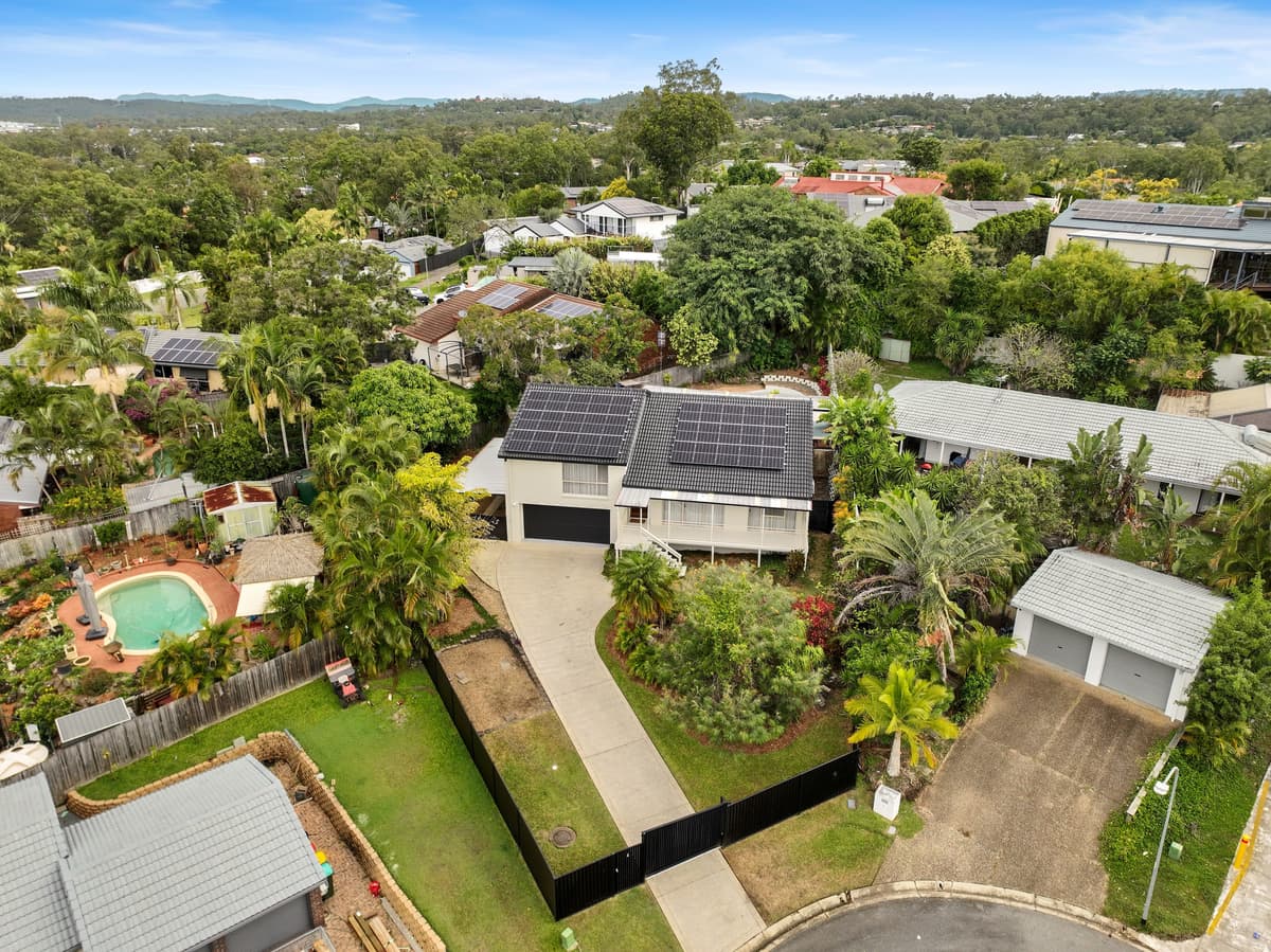 4 Finley Court, Helensvale