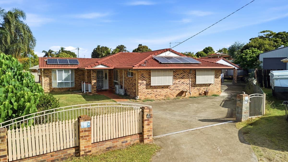 4 Silverash court, Regents Park