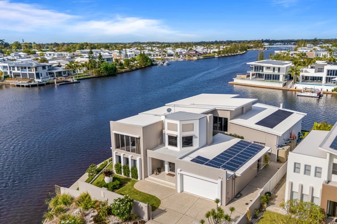 6 Lake Vista Lane, Pelican Waters
