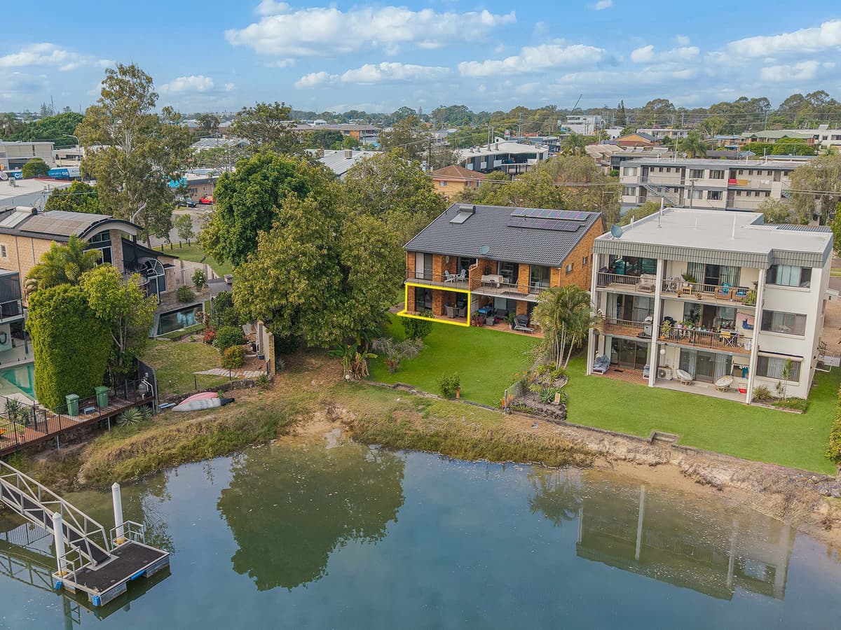 2/10 Pangarinda Place, Mooloolaba
